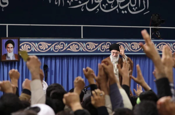 دیدار هزاران نفر از دانش آموزان و دانشجویان با رهبر معظم انقلاب به مناسبت 13 آبان روز مبارزه با استکبار جهانی