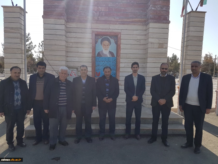 تجدید میثاق کارکنان مرکز آموزش عالی امام خمینی (ره) با آرمان های شهدای والا مقام انقلاب اسلامی به مناسبت ایام الله دهه ی فجر انقلاب اسلامی