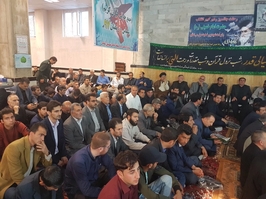 حضور کارکنان مرکز آموزش عالی امام خمینی(ره) در مراسم بزرگداشت ارتحال ملکوتی بنیانگذار کبیر انقلاب اسلامی در مسجد جامع شهرستان سلماس