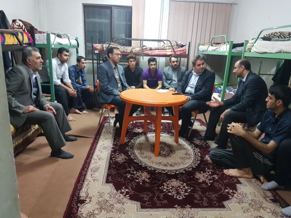 گفتگوی صمیمی دکتر محمودلو سرپرست امور پردیس های آذربایجان غربی با دانشجو معلمان