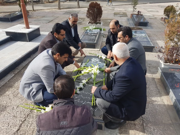 میثاق دوباره با آرمانهای امام خمینی (ره) و شهدای گرانقدر انقلاب اسلامی