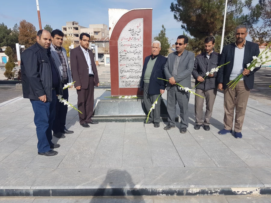 میثاق دوباره با آرمانهای امام خمینی (ره) و شهدای گرانقدر انقلاب اسلامی