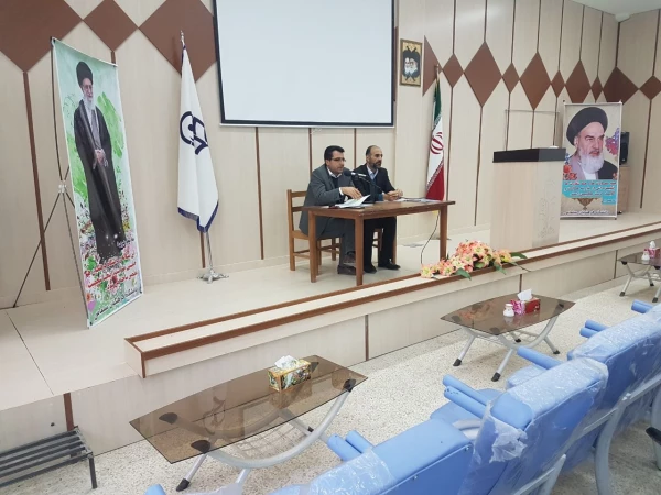 کلاس توجیهی آیین نامه های آموزشی توسط سرپرست محترم مرکز امام خمینی(‹ه) برگزار شد.