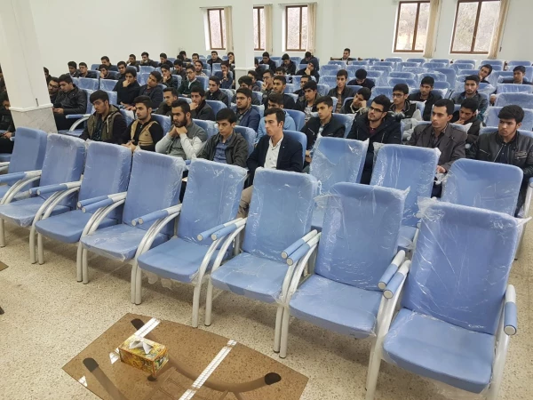 کلاس توجیهی آیین نامه های آموزشی توسط سرپرست محترم مرکز امام خمینی(‹ه) برگزار شد.