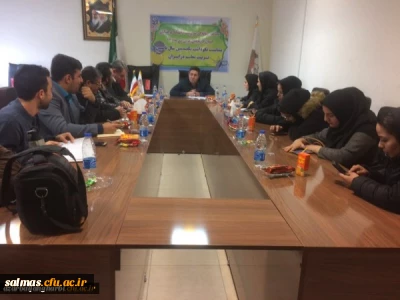 به مناسبت بزرگداشت یکصدمین سالگرد تاسیس تربیت معلم در کشور

نشست خبری مدیر امور پردیس های استانی دانشگاه فرهنگیان آذربایجان غربی با اصحاب رسانه