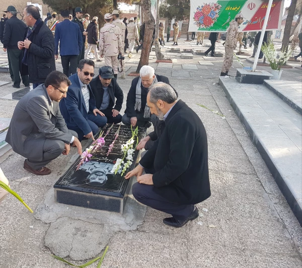 با حضور مسئولان،اساتید و کارکنان دانشگاه فرهنگیان واحد امام خمینی(ره) سلماس