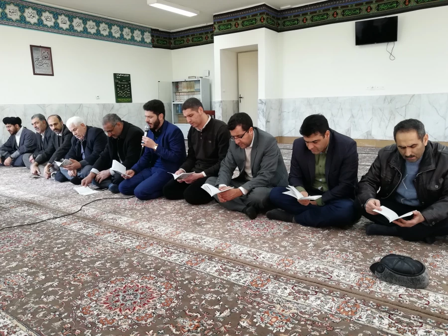 مراسم عزاداری بانوی دو عالم حضرت فاطمه ی زهرا (س) با حضور اساتید و کارکنان مرکز امام خمینی(ره) سلماس برگزار شد.