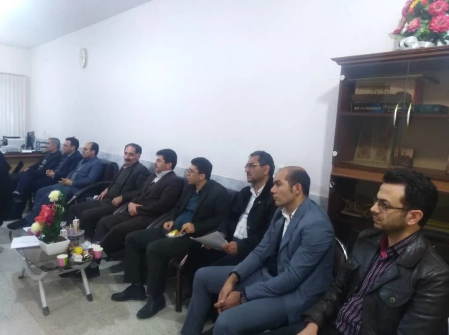 جلسه ی شورای آموزشی مرکز امام خمینی(ره) سلماس به ریاست دکتر طالبی تشکیل شد.