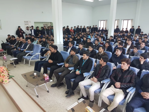 نشست صمیمی مسئولین هسته گزینش استان با دانشجویان مرکز