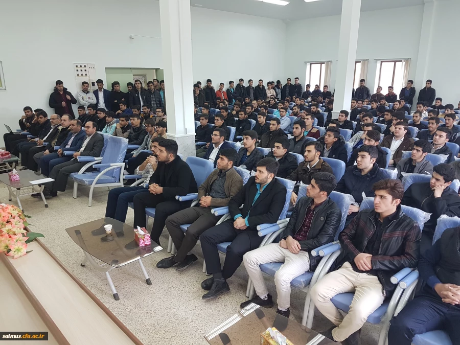 نشست صمیمی مسئولین هسته گزینش استان با دانشجویان مرکز