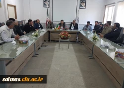 جلسه ی شورای اداری مرکز امام خمینی(ره) سلماس به ریاست دکتر طالبی تشکیل شد
