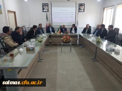 نشست صمیمی حجت الاسلام والمسلمین دکتر بیگی مسئول نهاد رهبری دانشگاه فرهنگیان استان با کارکنان مرکز امام خمینی(ره) سلماس