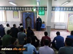 نشست صمیمی حجت الاسلام والمسلمین دکتر بیگی مسئول نهاد رهبری دانشگاه فرهنگیان استان با دانشجویان