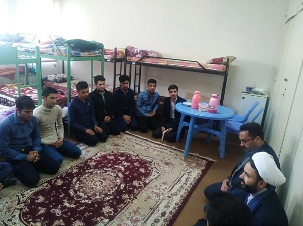 حضور حجت الاسلام والمسلمین دکتر بیگی مسئول نهاد رهبری دانشگاه فرهنگیان استان در مرکز امام خمینی(ره) سلماس