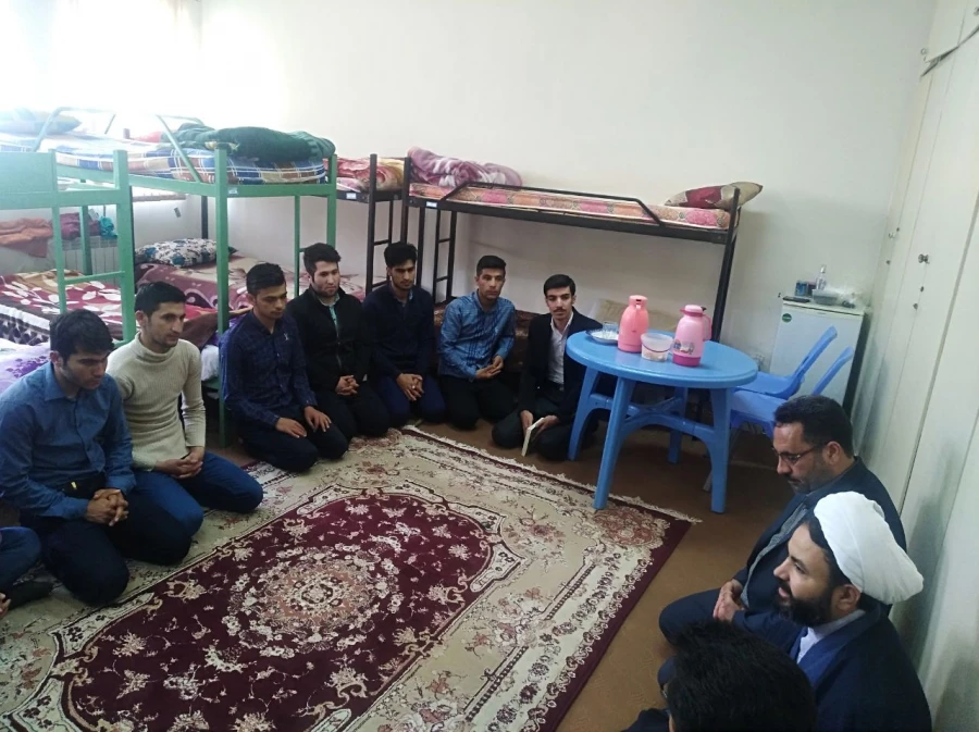 حضور حجت الاسلام والمسلمین دکتر بیگی مسئول نهاد رهبری دانشگاه فرهنگیان استان در مرکز امام خمینی(ره) سلماس