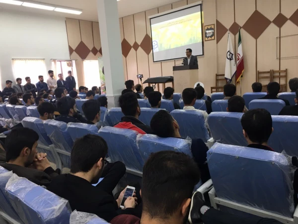 مراسم گرامیداشت روز معلم در مرکز امام خمینی(ره) سلماس برگزار شد.