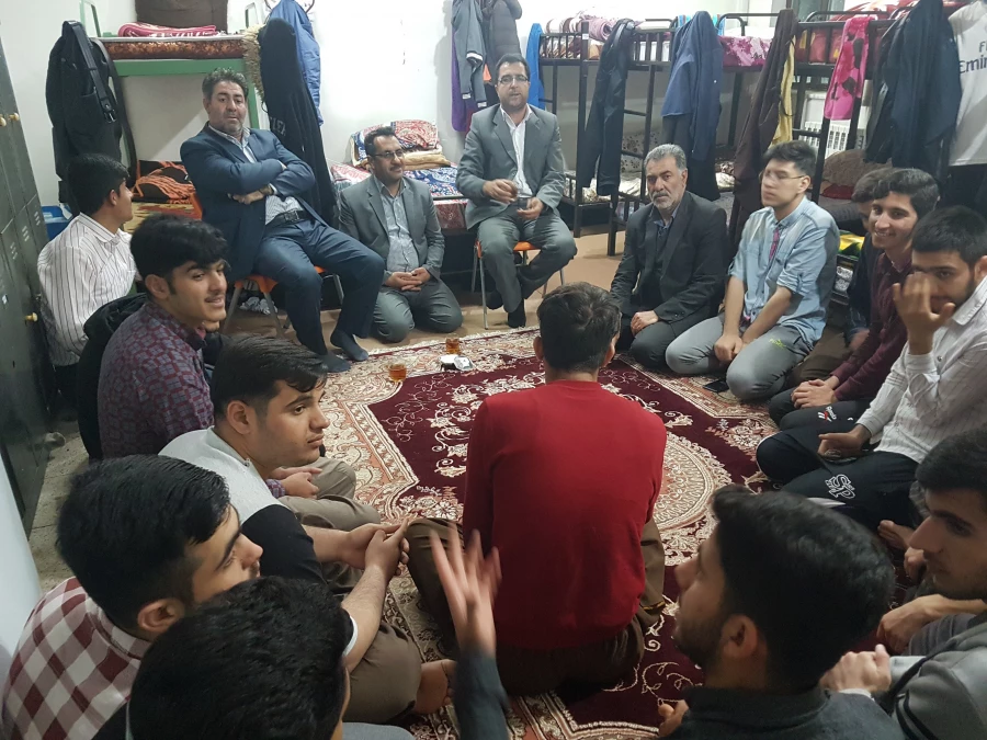 حضور سرزده آقای دکتر علی محمودلو مدیر امور پردیس های استان در واحد امام خمینی (ره) سلماس