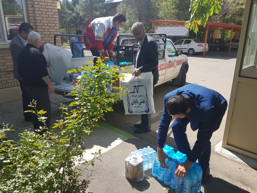 جمع آوری کمک های نقدی و غیر نقدی اساتید، کارکنان و دانشجویان دانشگاه فرهنگیان سلماس جهت ارسال به مناطق سیل زده