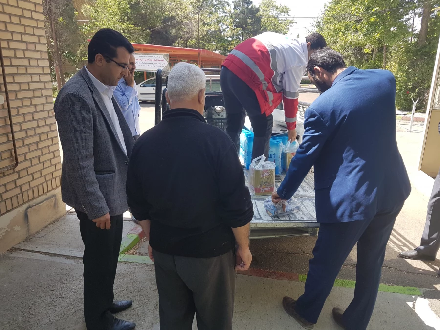 جمع آوری کمک های نقدی و غیر نقدی اساتید، کارکنان و دانشجویان دانشگاه فرهنگیان سلماس جهت ارسال به مناطق سیل زده