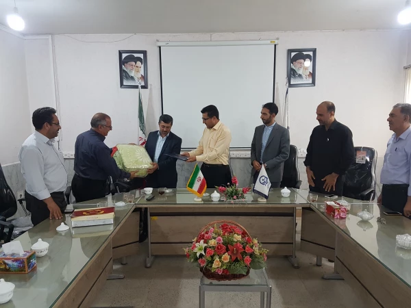 مراسم تقدیر از زحمات مسئول بسیج دانشجویی دانشگاههای سلماس در سالن کنفرانس مرکز برگزار شد.