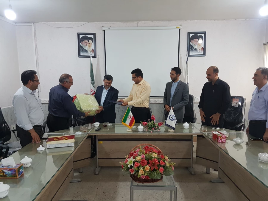 مراسم تقدیر از زحمات مسئول بسیج دانشجویی دانشگاههای سلماس در سالن کنفرانس مرکز برگزار شد.