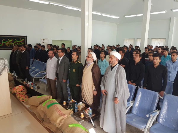 مراسم گرامیداشت هفته ی دفاع مقدس با حضور نماینده ی محترم ولی فقیه در سپاه شهدای استان در دانشگاه فرهنگیان سلماس برگزار شد