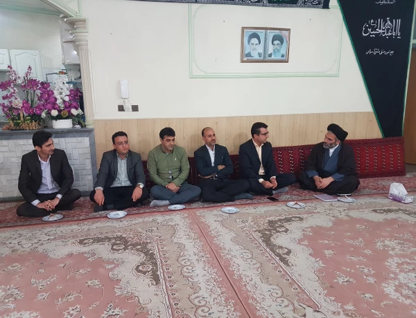 دیدارریاست و کارکنان مرکز امام خمینی(ره) سلماس با امام جمعه جدید شهرستان سلماس