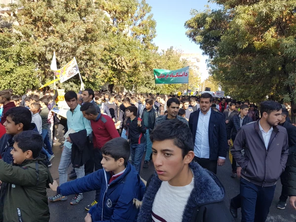 حضور کارکنان و دانشجویان دانشگاه فرهنگیان واحد امام خمینی(ره) سلماس در راهپیمایی یوم الله 13 آبان