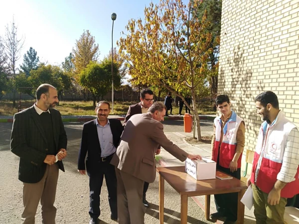 جمع آوری کمک های نقدی و غیرنقدی اساتیدء کارکنان و دانشجویان جهت ارسال به مناطق زلزله زده آذربایجان شرقی