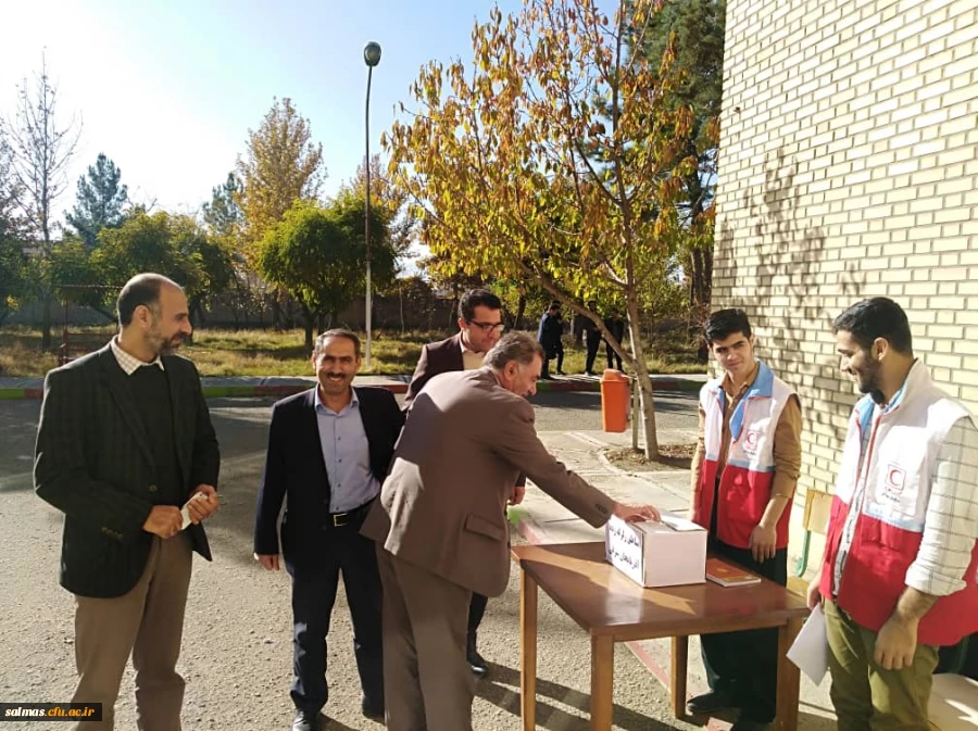 جمع آوری کمک های نقدی و غیرنقدی اساتیدء کارکنان و دانشجویان جهت ارسال به مناطق زلزله زده آذربایجان شرقی