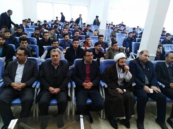 مراسم گرامیداشت روز دانشجو در مرکز امام خمینی(ره) سلماس برگزار شد.