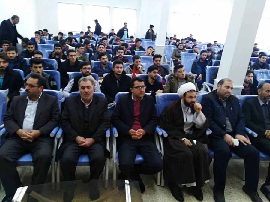 مراسم گرامیداشت روز دانشجو در مرکز امام خمینی(ره) سلماس برگزار شد.