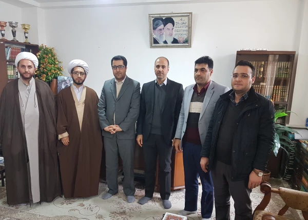 دیدار کارکنان مرکز امام خمینی(ره) سلماس از حوزه ی علمیه امام علی(ع) سلماس در آستانه هفته ی وحدت حوزه و دانشگاه 