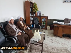 دیدار کارکنان مرکز امام خمینی(ره) سلماس از حوزه ی علمیه امام علی(ع) سلماس در آستانه هفته ی وحدت حوزه و دانشگاه 