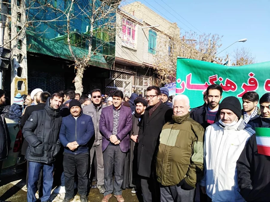 حضور پرشور اساتید، کارکنان و دانشجویان در راهپیمایی عظیم یوم الله 22 بهمن