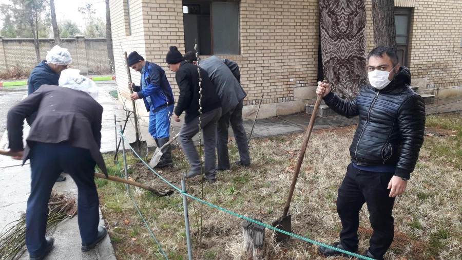 به مناسبت روز درختکاری 120 اصله نهال در محوطه ی دانشگاه فرهنگیان واحد امام خمینی(ره) سلماس غرس شد.