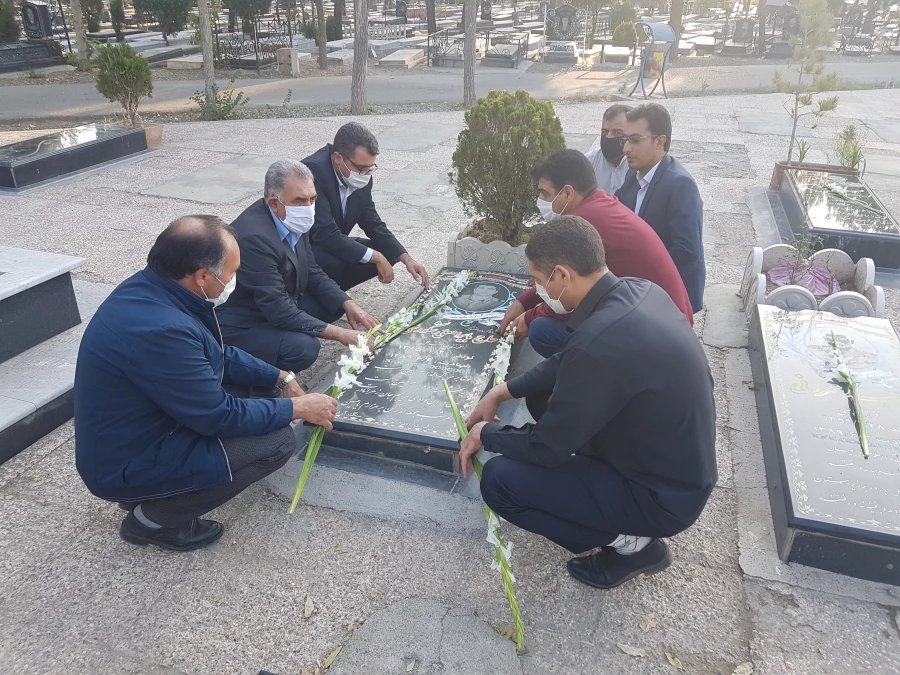 تجدید میثاق کارکنان دانشگاه فرهنگیان واحد امام خمینی(ره) سلماس با شهدا